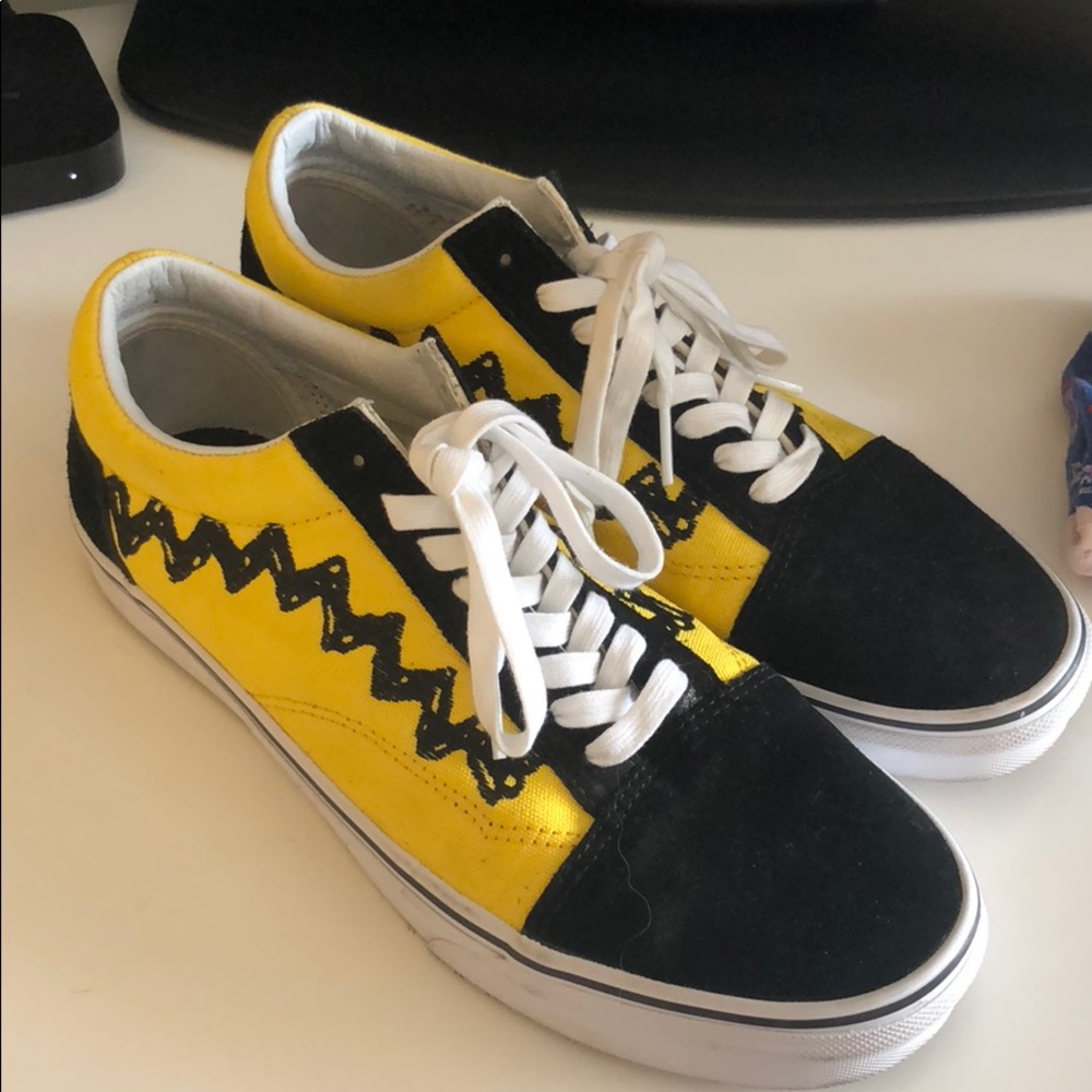 LIMITED ED: Vans Peanuts Charlie Brown Old Skools
